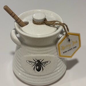 Market Finds MRKT Ceramic Honey Pot Set, Bee Design